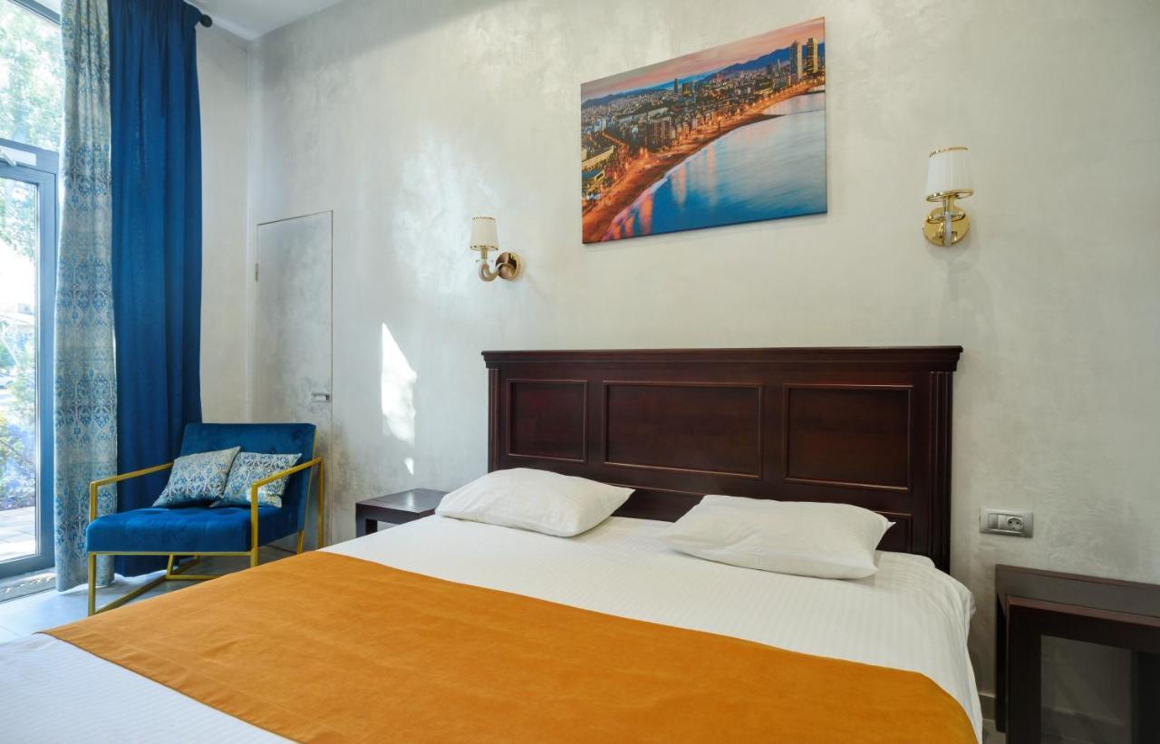 Gaudi Stylish Hotel โอเดสซา ภายนอก รูปภาพ