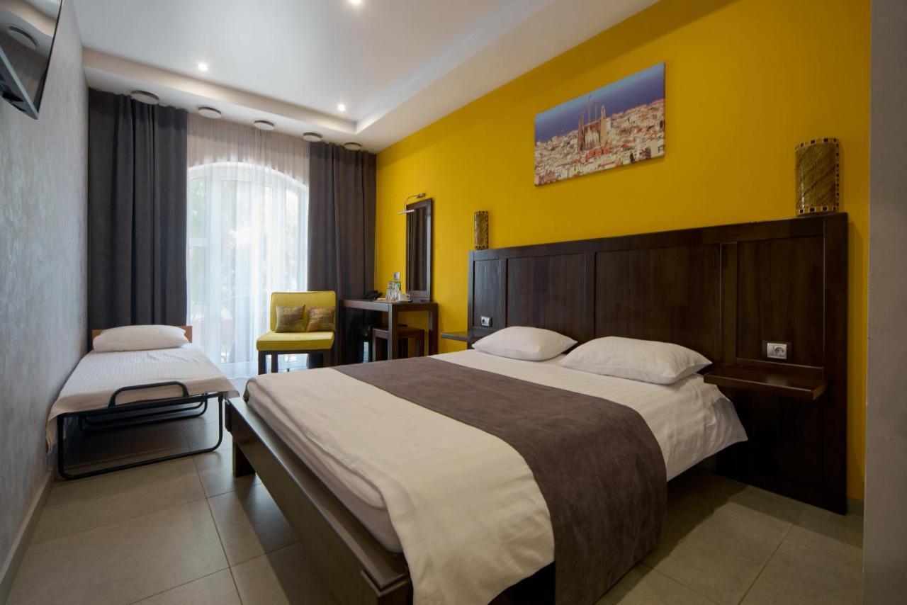 Gaudi Stylish Hotel โอเดสซา ภายนอก รูปภาพ