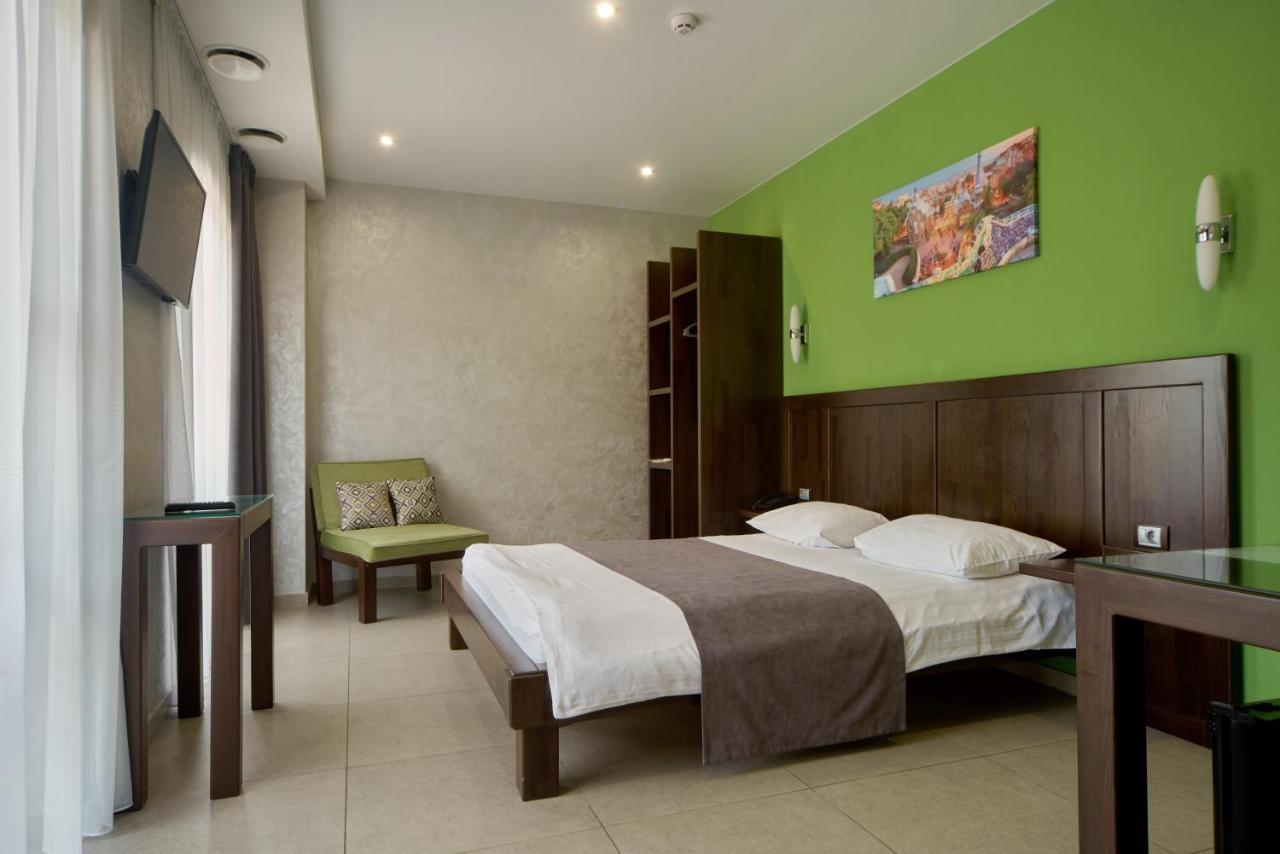 Gaudi Stylish Hotel โอเดสซา ภายนอก รูปภาพ