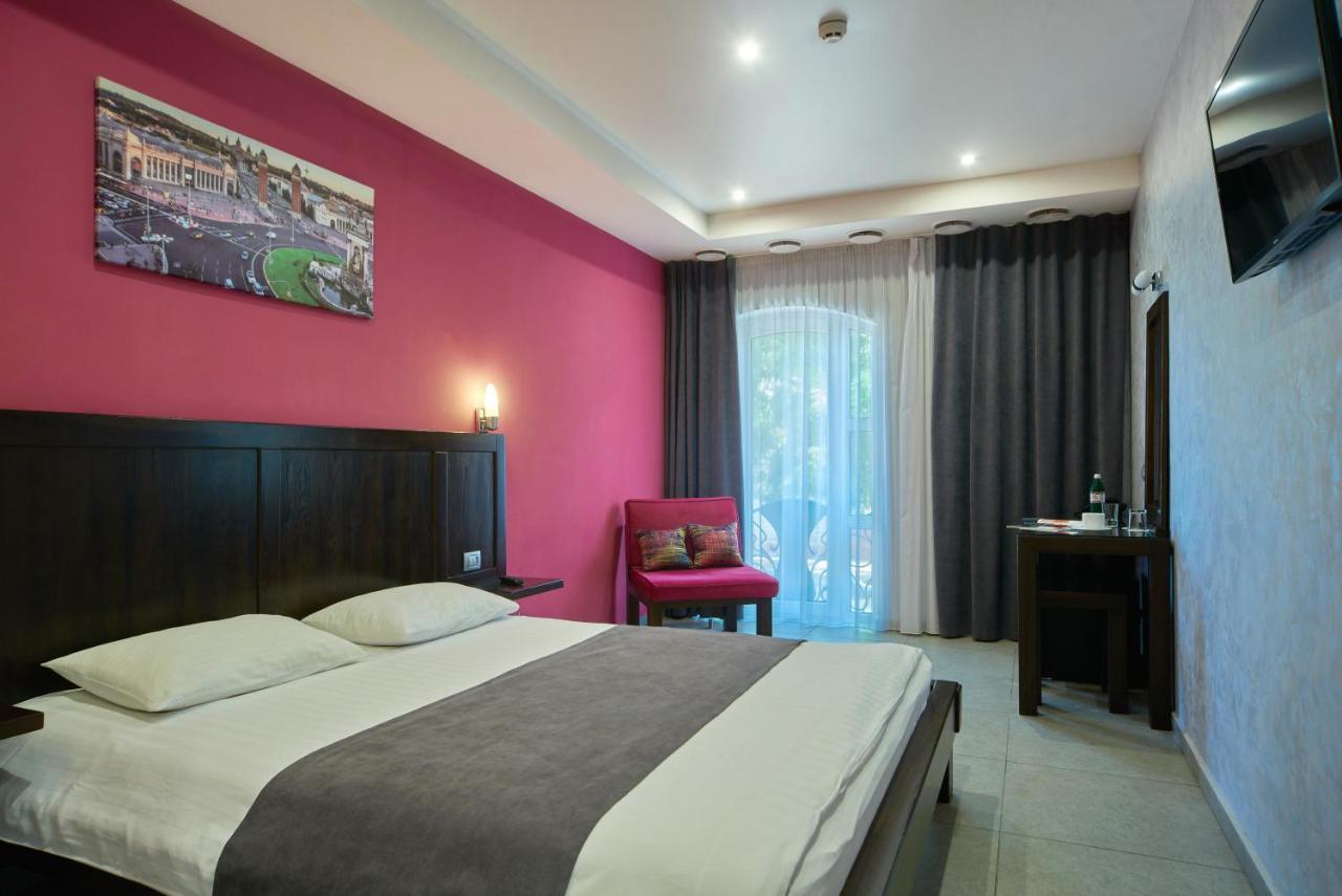 Gaudi Stylish Hotel โอเดสซา ภายนอก รูปภาพ