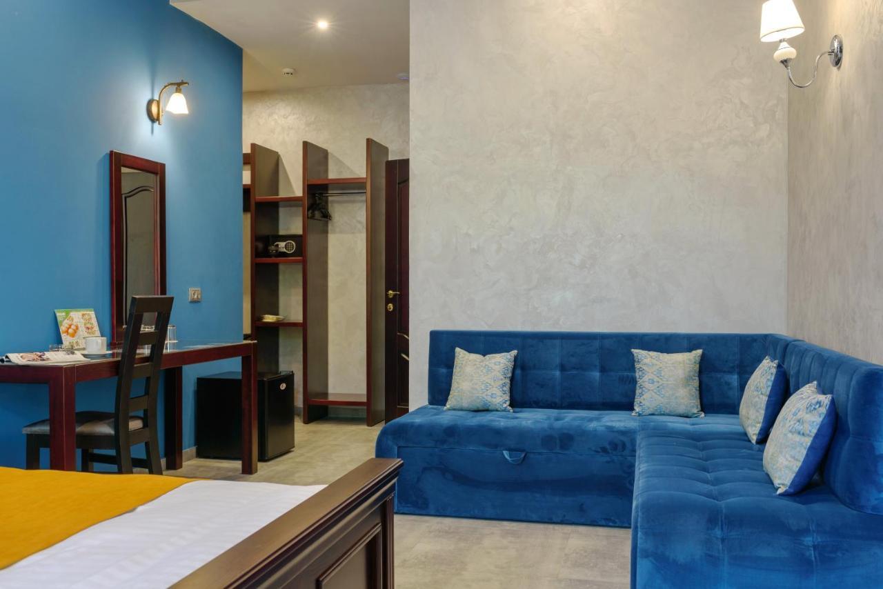 Gaudi Stylish Hotel โอเดสซา ภายนอก รูปภาพ